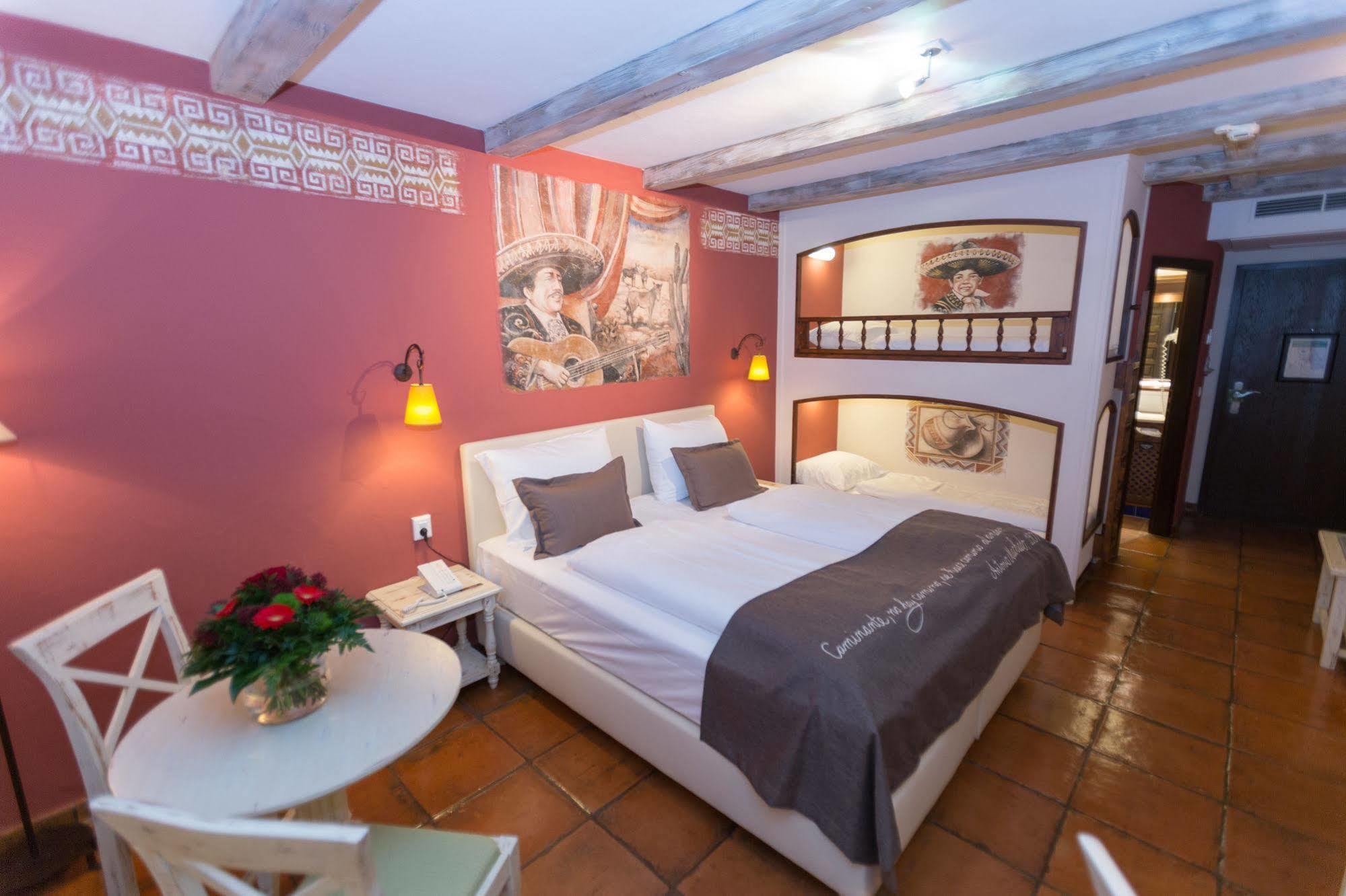 רוסט 4-Sterne Erlebnishotel El Andaluz, Europa-Park Freizeitpark & Erlebnis-Resort מראה חיצוני תמונה